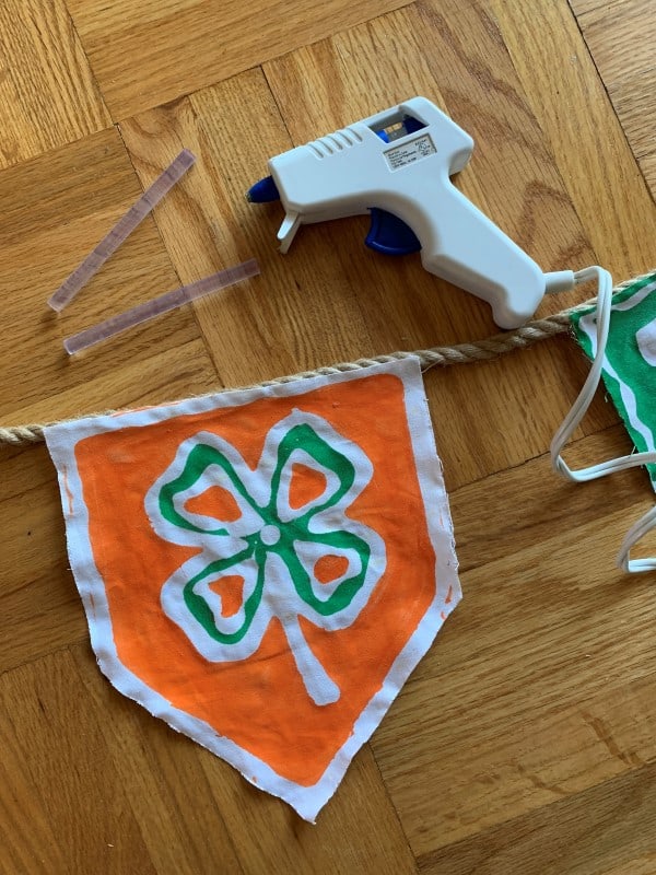 A St. Patrick's Day craft for kids or an Ireland Craft for kids